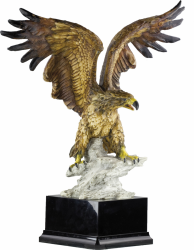 3136 Pigeon fowl and falconry Trophie