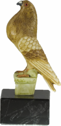 3201 Pigeon fowl and falconry Trophie